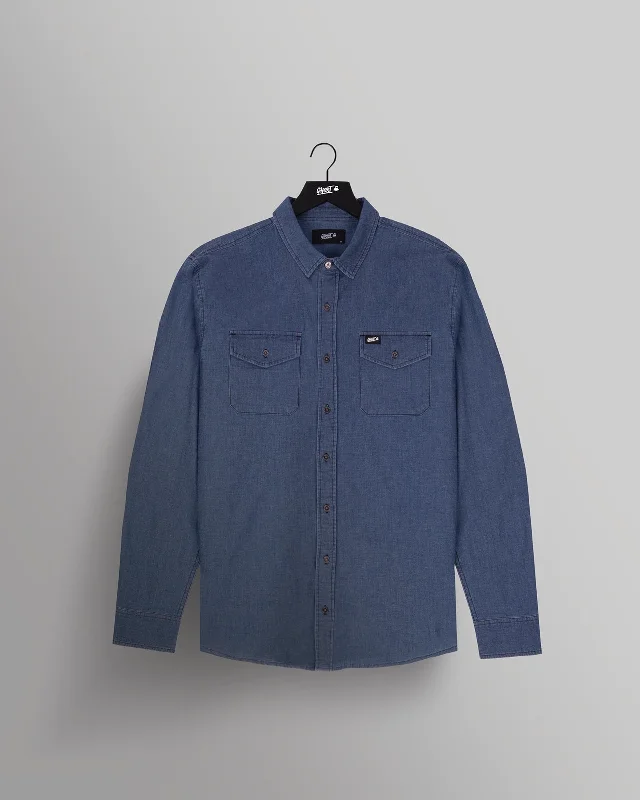 GHOST® APRÈS CHAMBRAY BUTTON UP | MEDIUM WASH